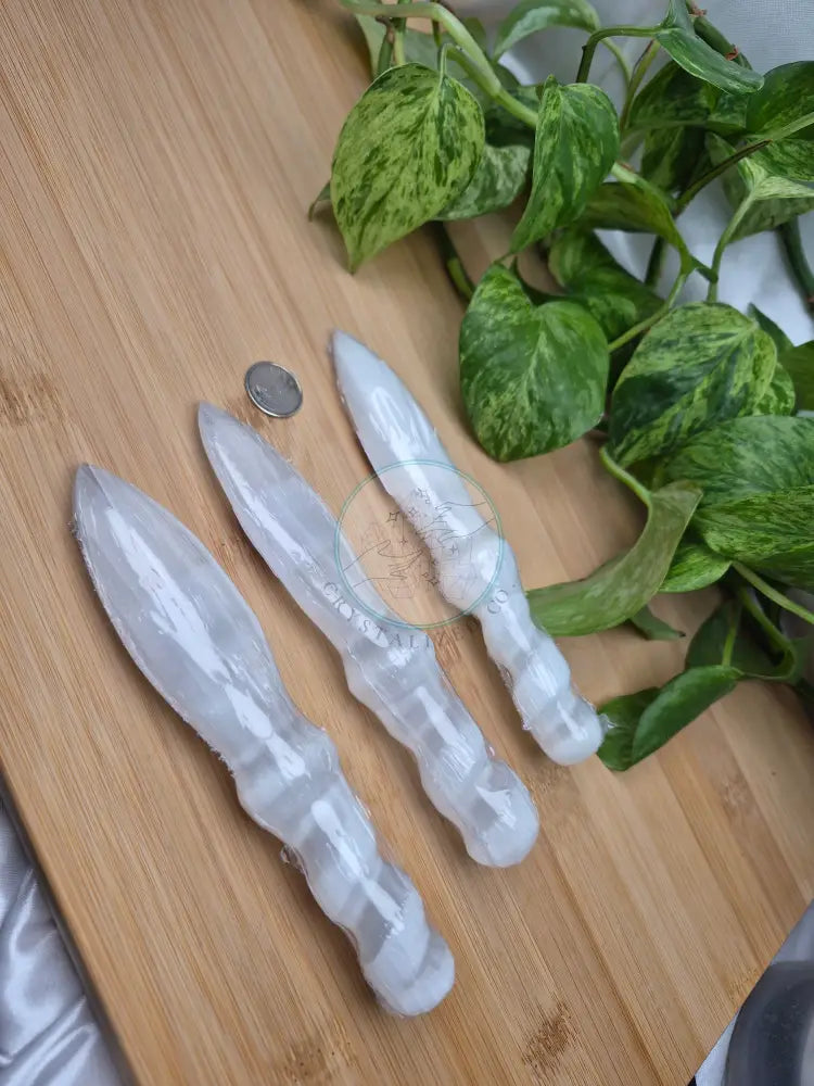 SELENITE DAGGER SM