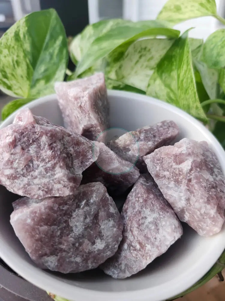 STRAWBERRY QUARTZ ROUGH STONE - ROUGH STONES