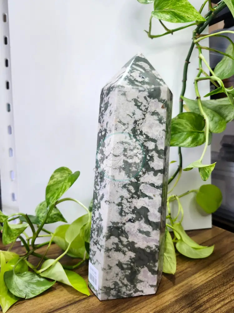 TRI-COLOURED LUCKY JADE TOWER