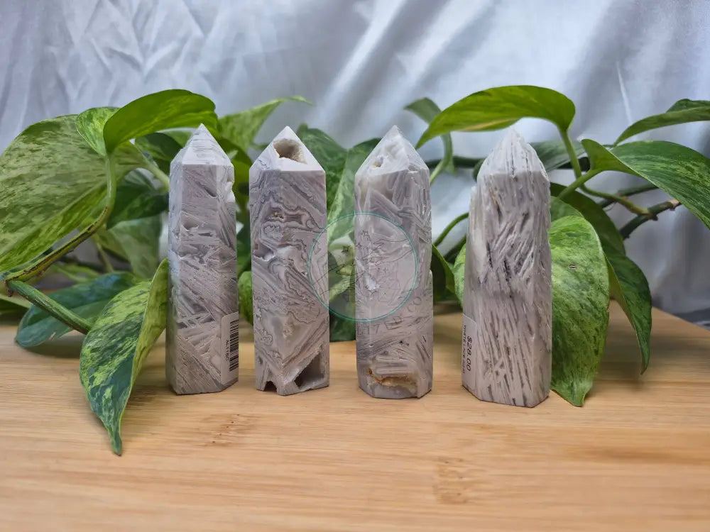 WHITE LACE AGATE TOWER