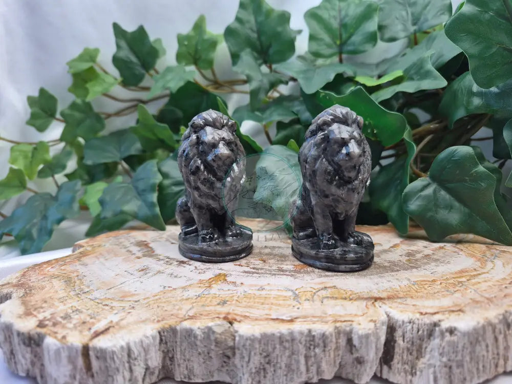 YOOPERLITE SITTING LION