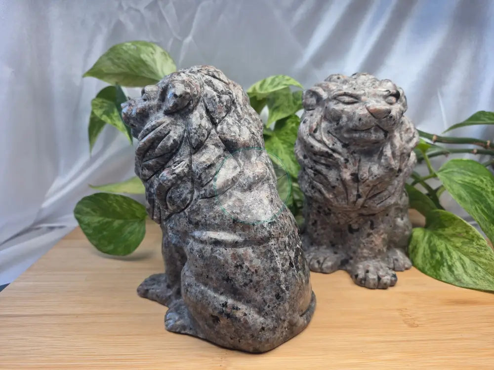 YOOPERLITE SITTING LION XL